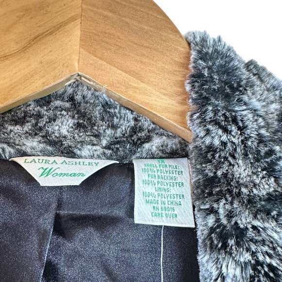 NWT Laura Ashley Woman Jewel Simplicity Gray Plush Faux Fur Jacket Size 1X - Picture 7 of 7